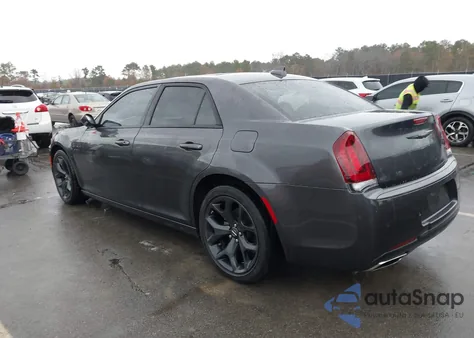 2023 Chrysler 300 300S z USA, uszkodzony, nr VIN 2C3CCABG6PH620396